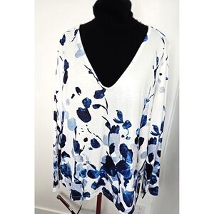 Tendency Women's XXL White Blue Navy Floral V Neck Tunic Top NWT Long Sleeve